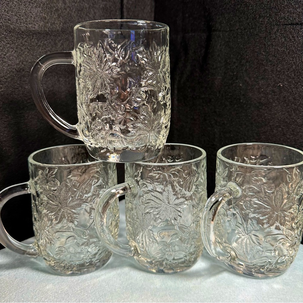 Princess House Fantasia Mugs-FOUR- Excellent Condition- Discontinued-Poinsettia